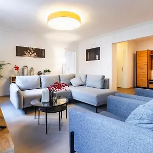 https://central-living-in-stylish-and-modern-apartment.vienna-besthotels.com