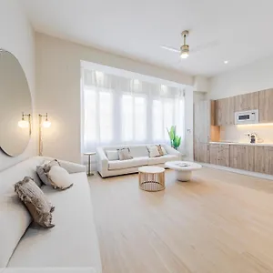 https://indulge-en-sevilla-faustino-45.es-andalucia.com